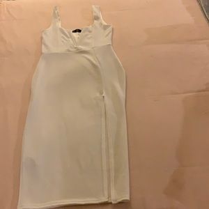 Missguided v neck cut dress w/ high slit in white